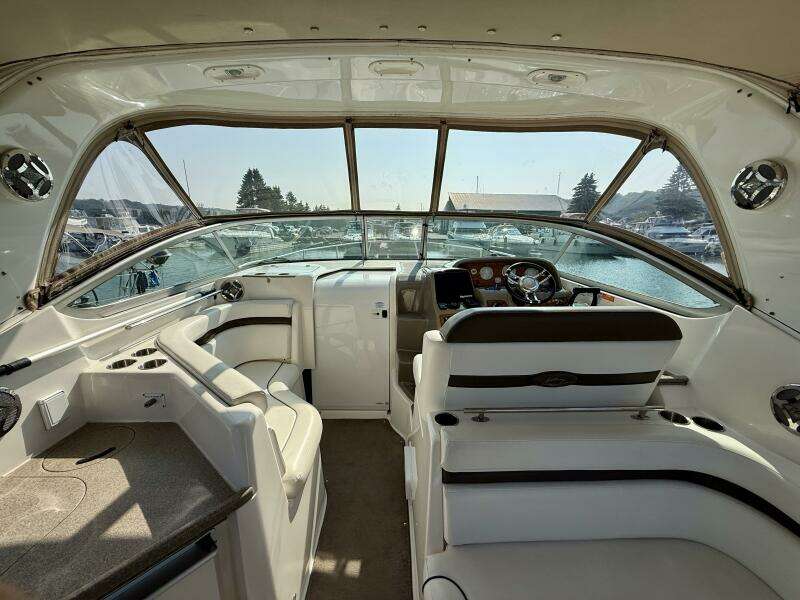 33ft Rinker Yacht For Sale