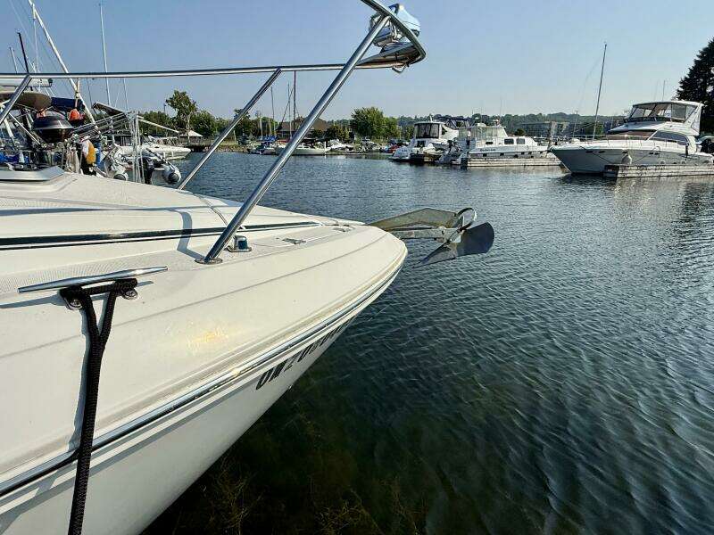 33ft Rinker Yacht For Sale