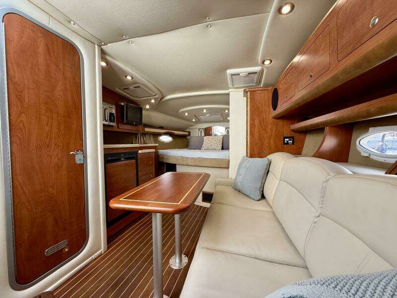 33ft Rinker Yacht For Sale