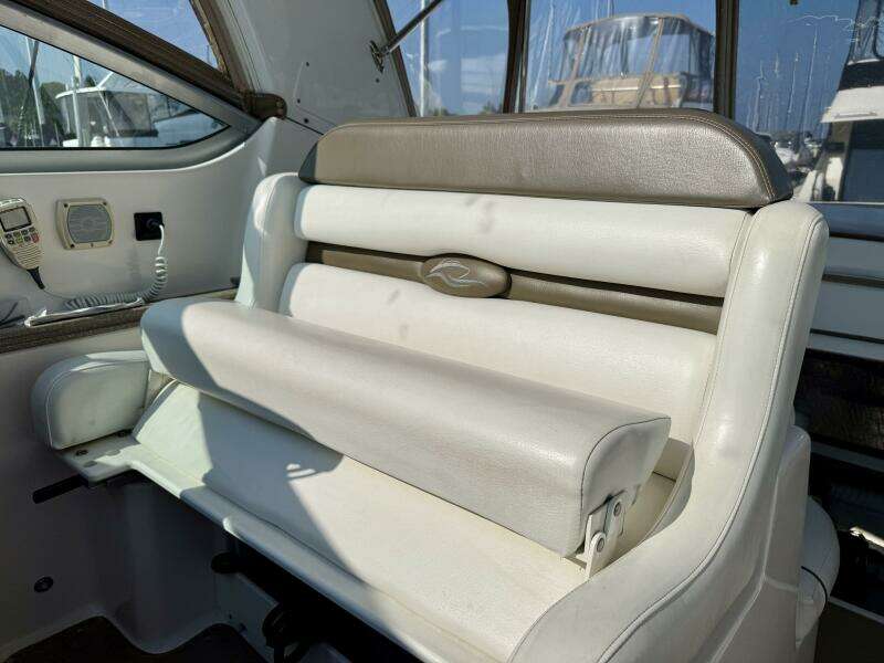 33ft Rinker Yacht For Sale
