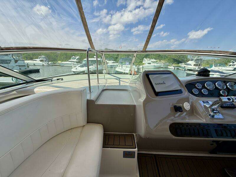 37ft Cruisers Yachts Yacht For Sale