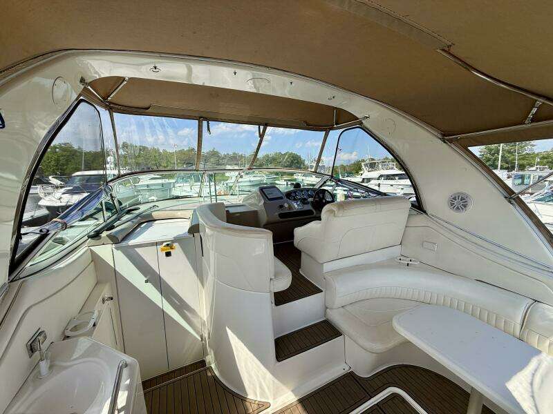 37ft Cruisers Yachts Yacht For Sale