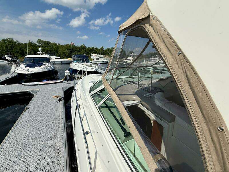 37ft Cruisers Yachts Yacht For Sale