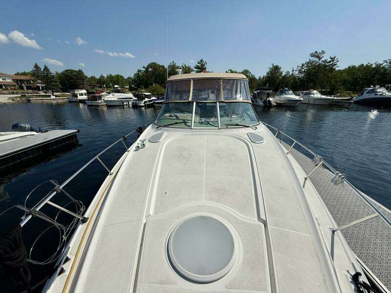 37ft Cruisers Yachts Yacht For Sale