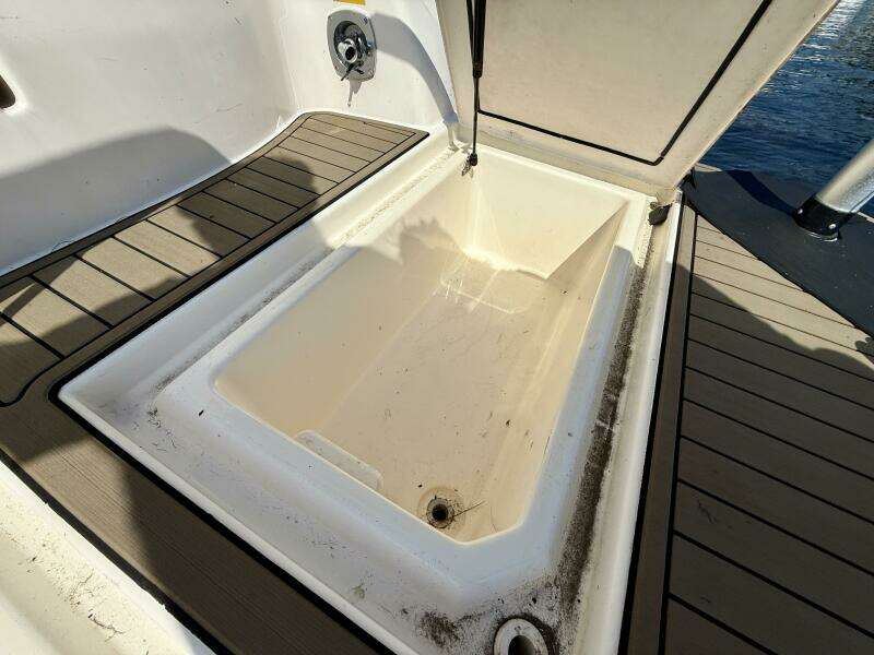 37ft Cruisers Yachts Yacht For Sale