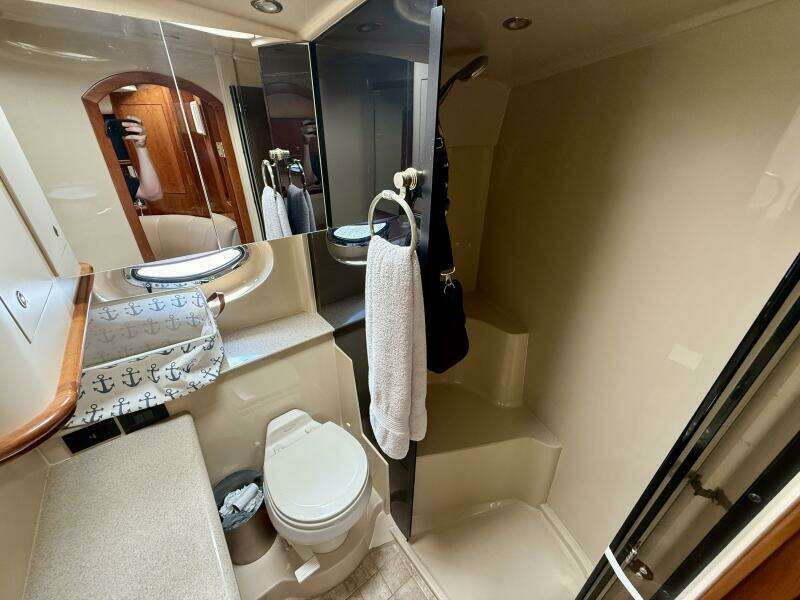 37ft Cruisers Yachts Yacht For Sale