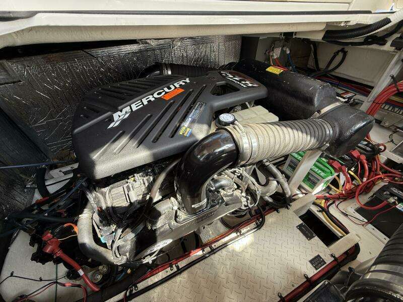 37ft Cruisers Yachts Yacht For Sale