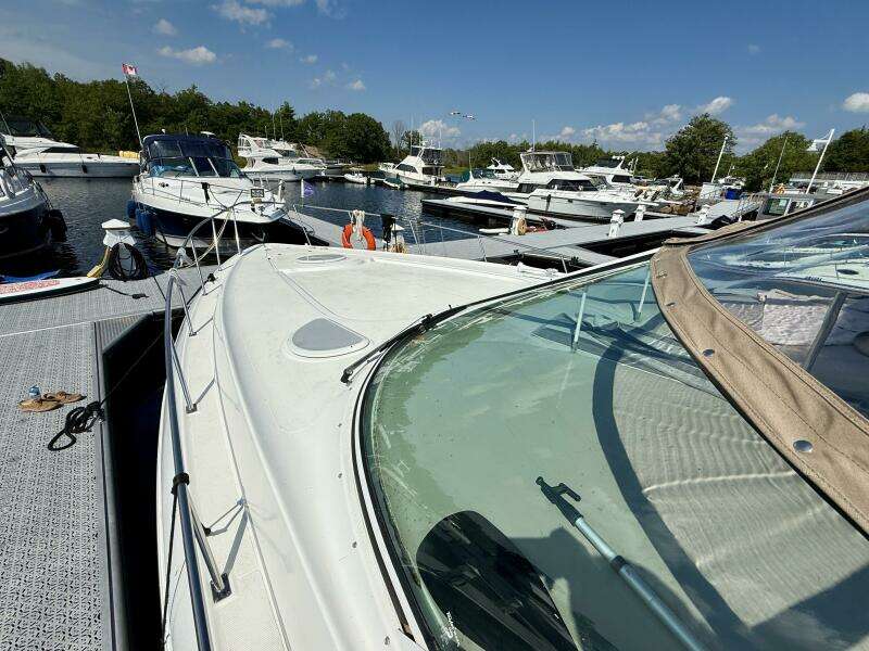 37ft Cruisers Yachts Yacht For Sale