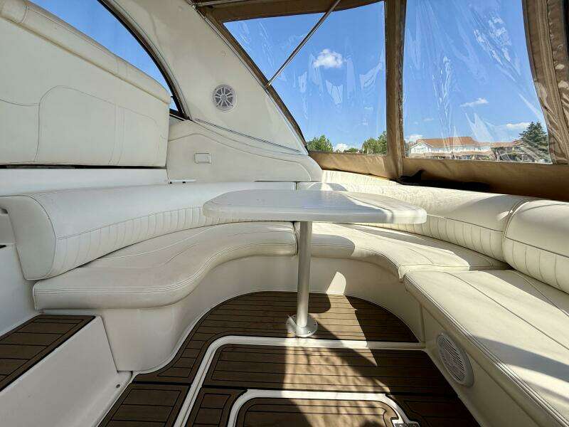 37ft Cruisers Yachts Yacht For Sale