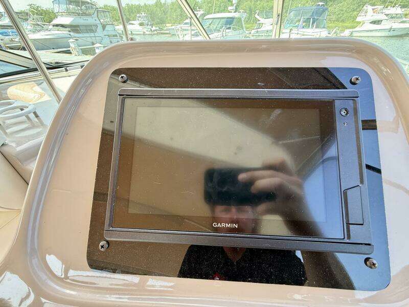 37ft Cruisers Yachts Yacht For Sale