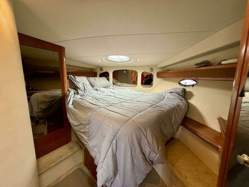 37ft Cruisers Yachts Yacht For Sale