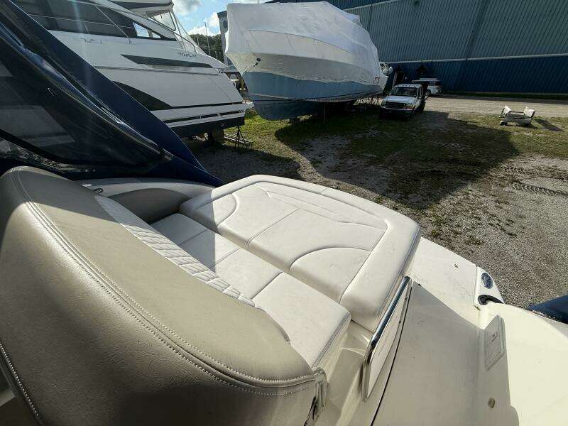 27ft Chaparral Yacht For Sale