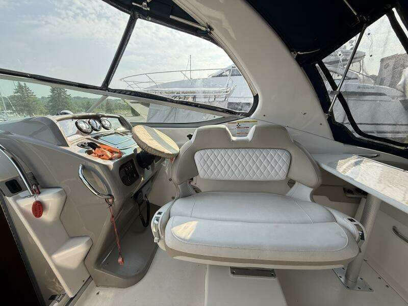 27ft Chaparral Yacht For Sale