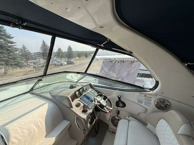27ft Chaparral Yacht For Sale