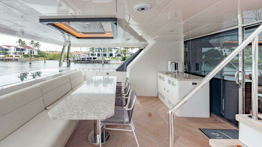 2021 Ocean Alexander 28R