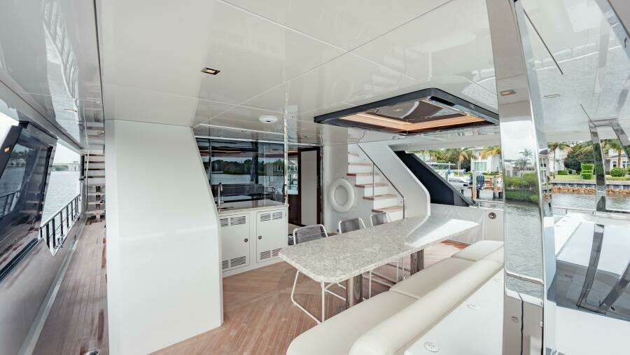 2021 Ocean Alexander 28R