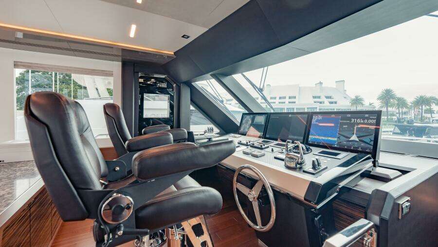 Pinch Me 90ft Ocean Alexander Yacht For Sale