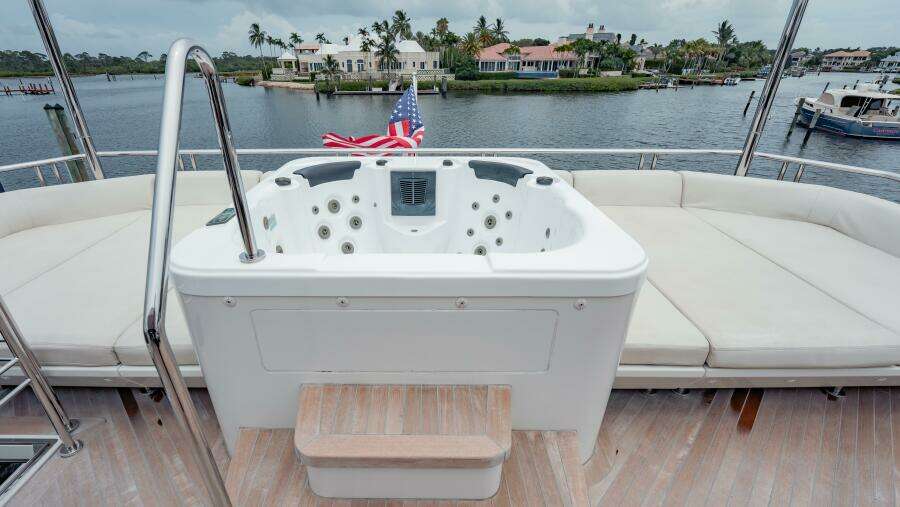 2021 Ocean Alexander 28R