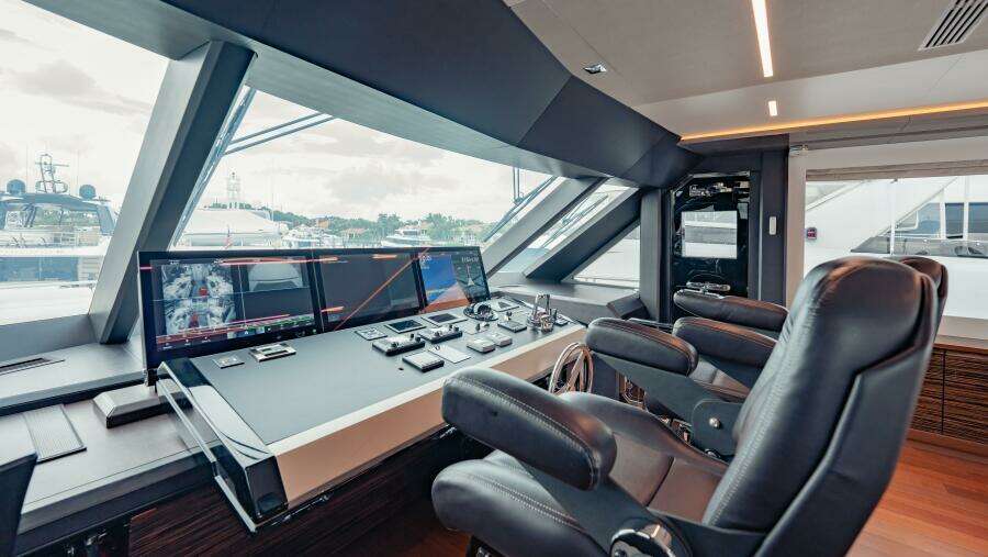 Pinch Me 90ft Ocean Alexander Yacht For Sale