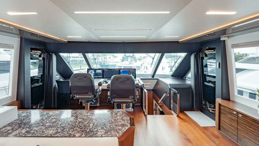Pinch Me 90ft Ocean Alexander Yacht For Sale