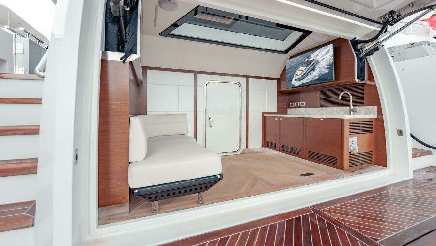 Pinch Me 90ft Ocean Alexander Yacht For Sale