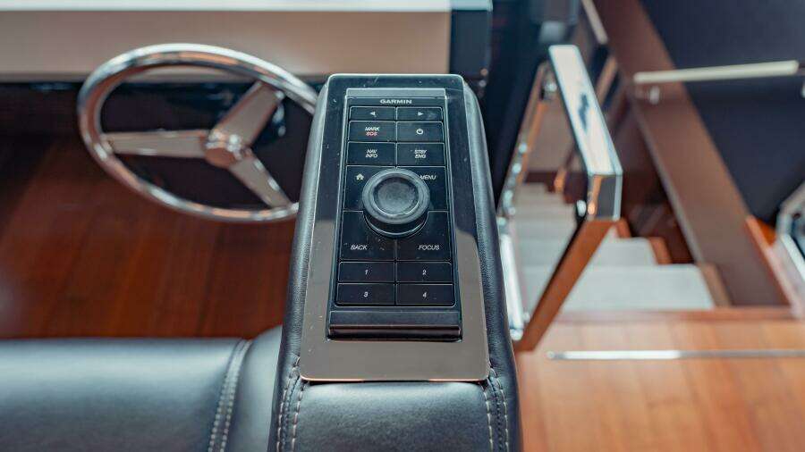 Pinch Me 90ft Ocean Alexander Yacht For Sale