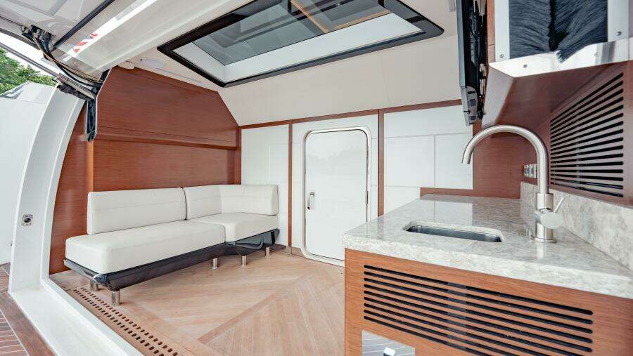 Pinch Me 90ft Ocean Alexander Yacht For Sale