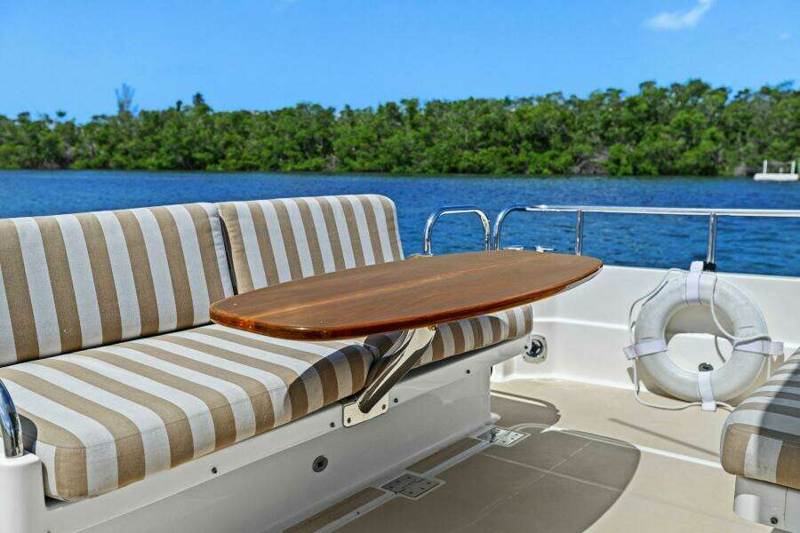 2013 Sabre 38 Salon Express- FIVE O'CLOCK- Cockpit