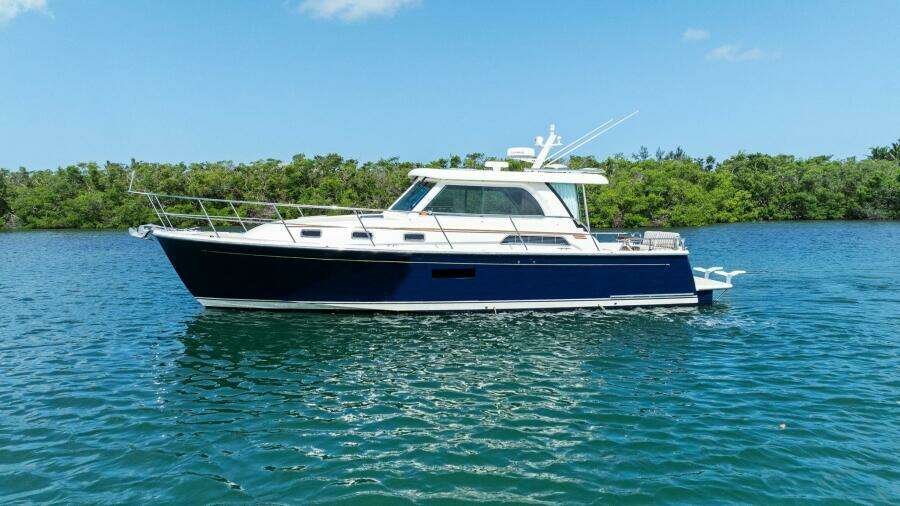 2013 Sabre 38 Salon Express- FIVE O'CLOCK- Profile
