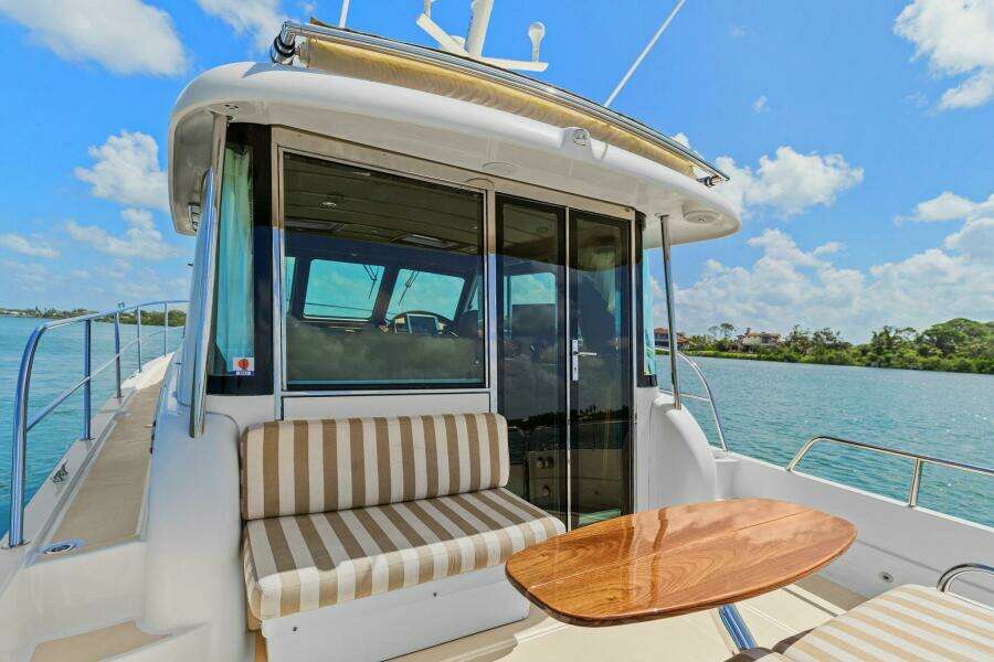 2013 Sabre 38 Salon Express- FIVE O'CLOCK- Cockpit