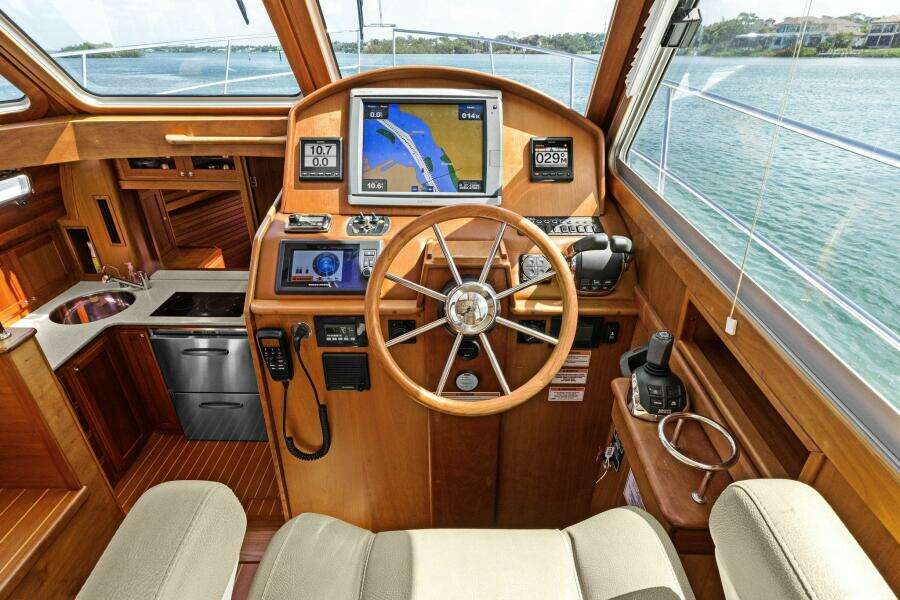 2013 Sabre 38 Salon Express- FIVE O'CLOCK- Helm
