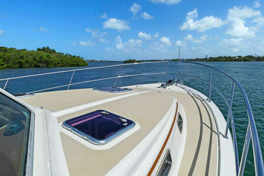2013 Sabre 38 Salon Express- FIVE O'CLOCK- Bow