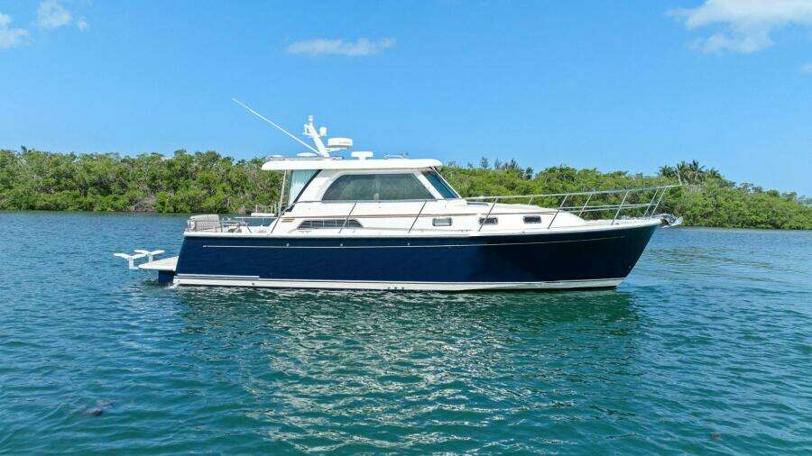 2013 Sabre 38 Salon Express- FIVE O'CLOCK- Profile