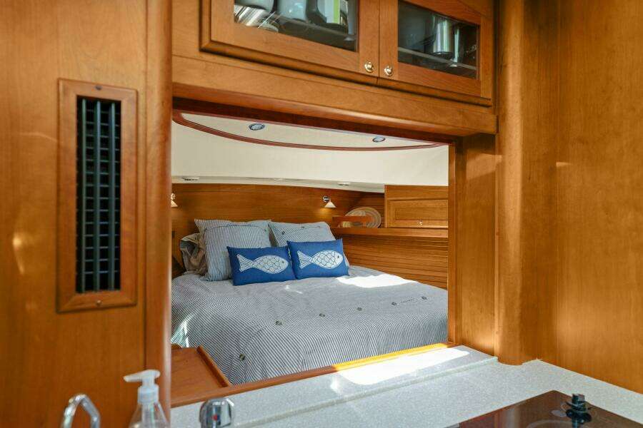 2013 Sabre 38 Salon Express- FIVE O'CLOCK- Master Stateroom