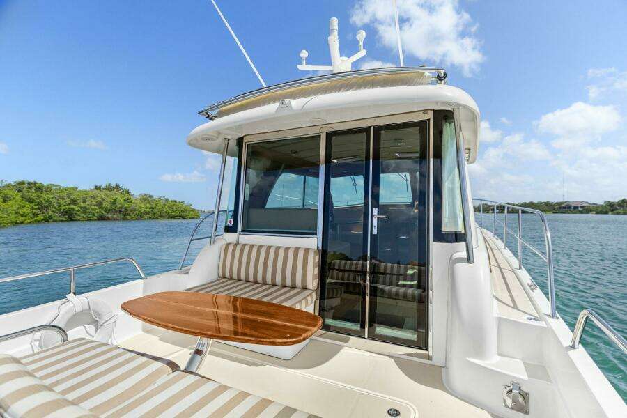 2013 Sabre 38 Salon Express- FIVE O'CLOCK- Cockpit