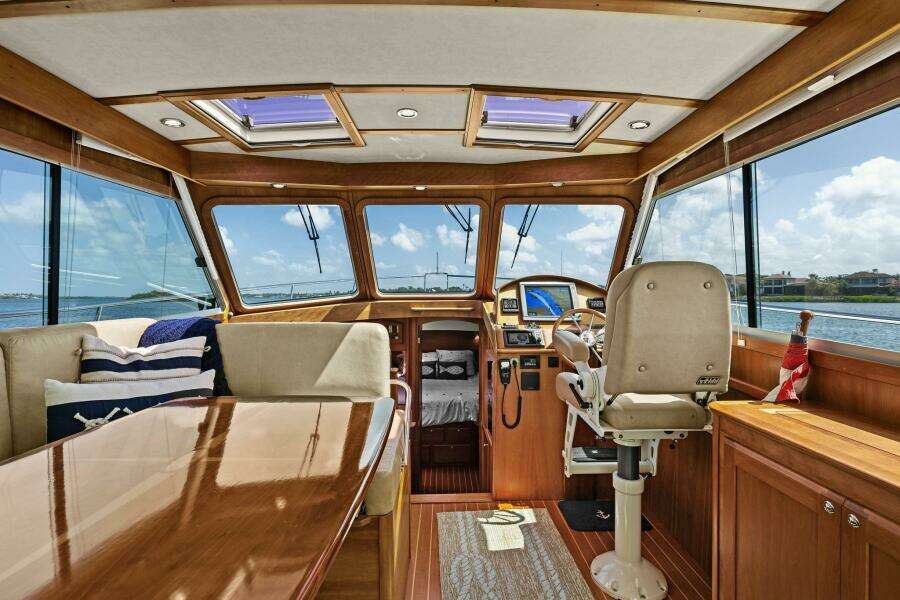 2013 Sabre 38 Salon Express- FIVE O'CLOCK- Helm