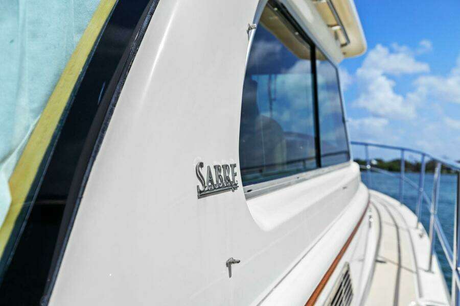2013 Sabre 38 Salon Express- FIVE O'CLOCK- Catwalk