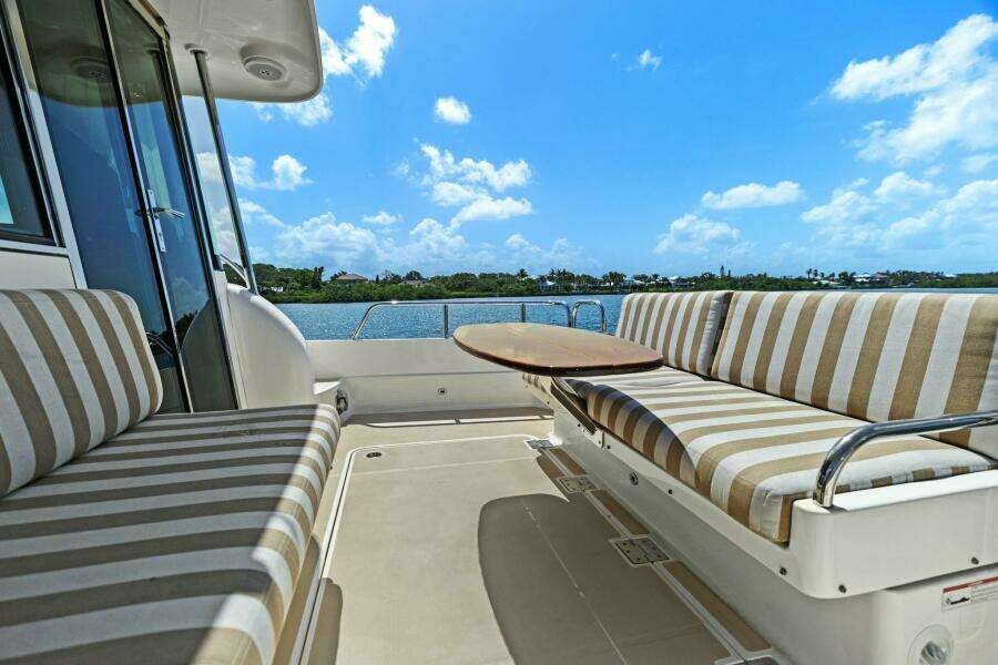 2013 Sabre 38 Salon Express- FIVE O'CLOCK- Cockpit