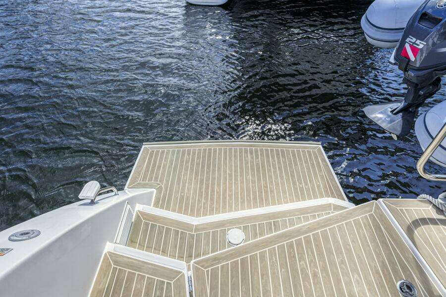 Uncaged 45ft Leopard Yacht For Sale