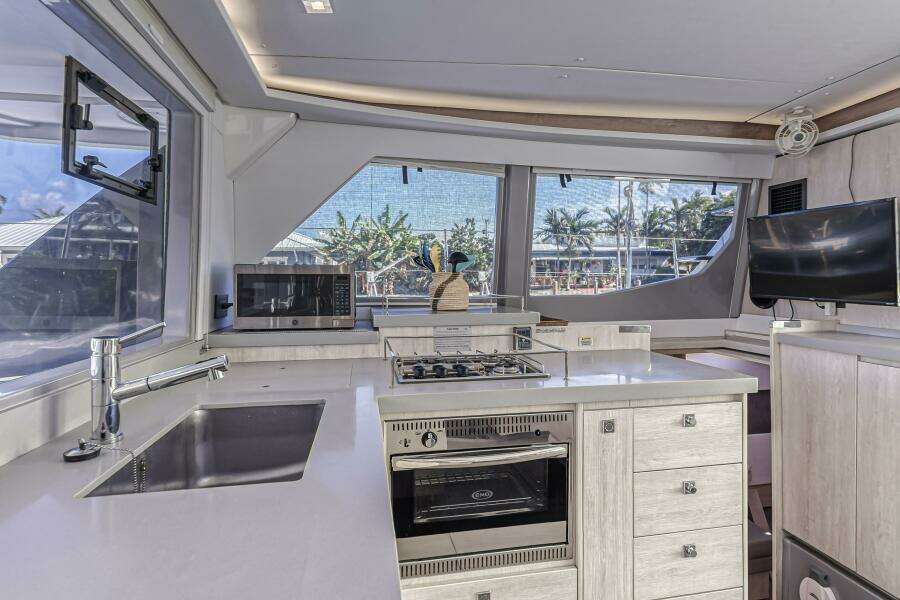 Uncaged 45ft Leopard Yacht For Sale