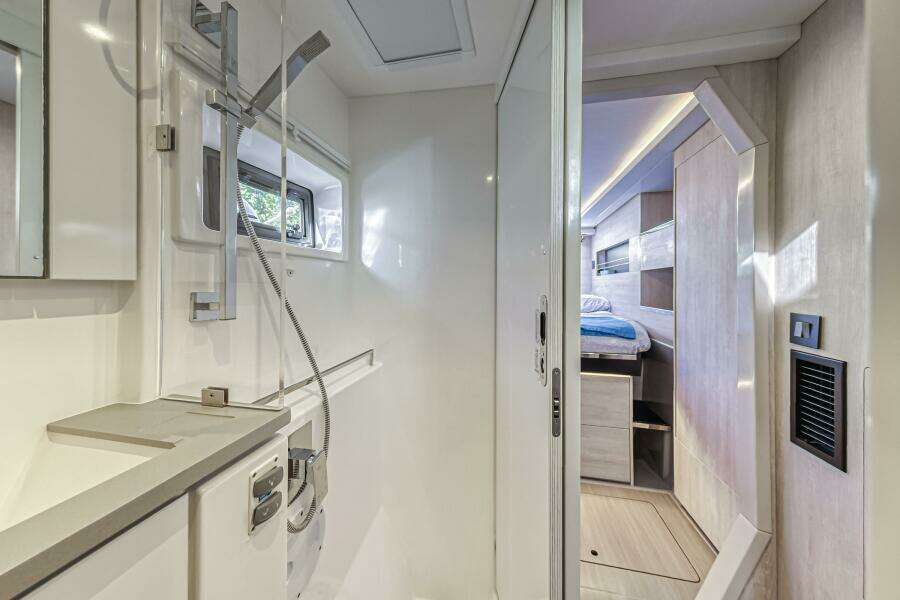 Uncaged 45ft Leopard Yacht For Sale