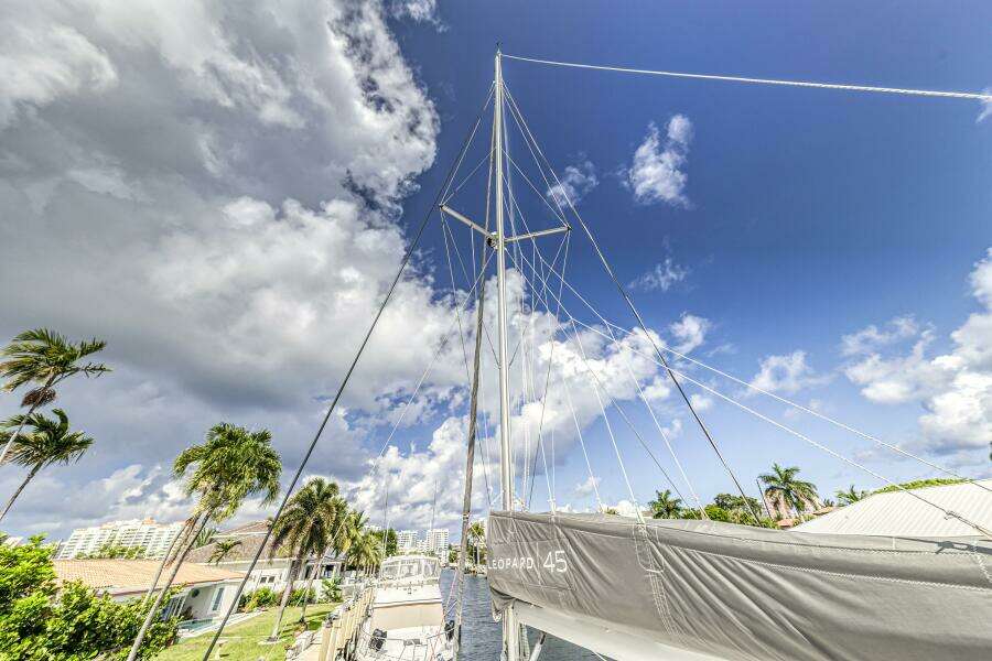 Uncaged 45ft Leopard Yacht For Sale