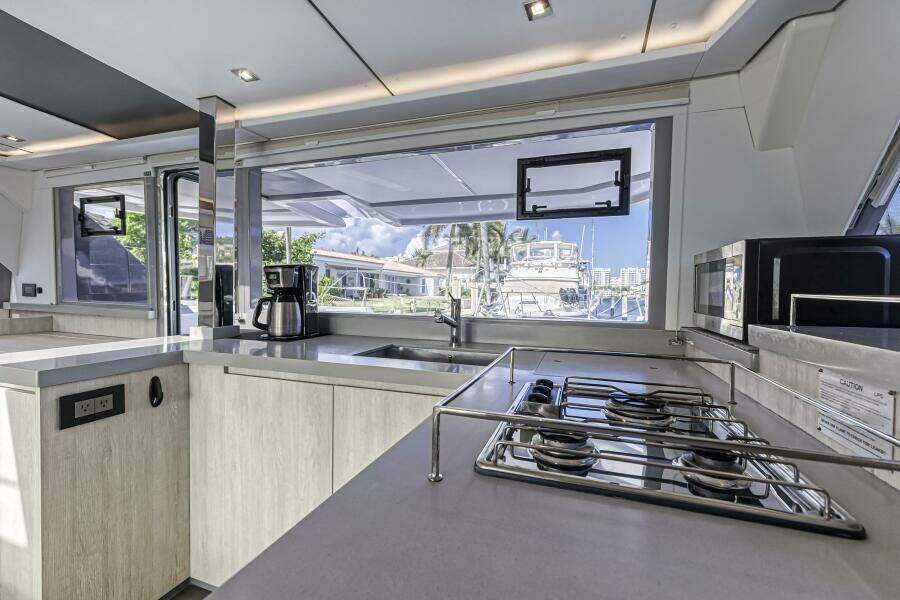 Uncaged 45ft Leopard Yacht For Sale