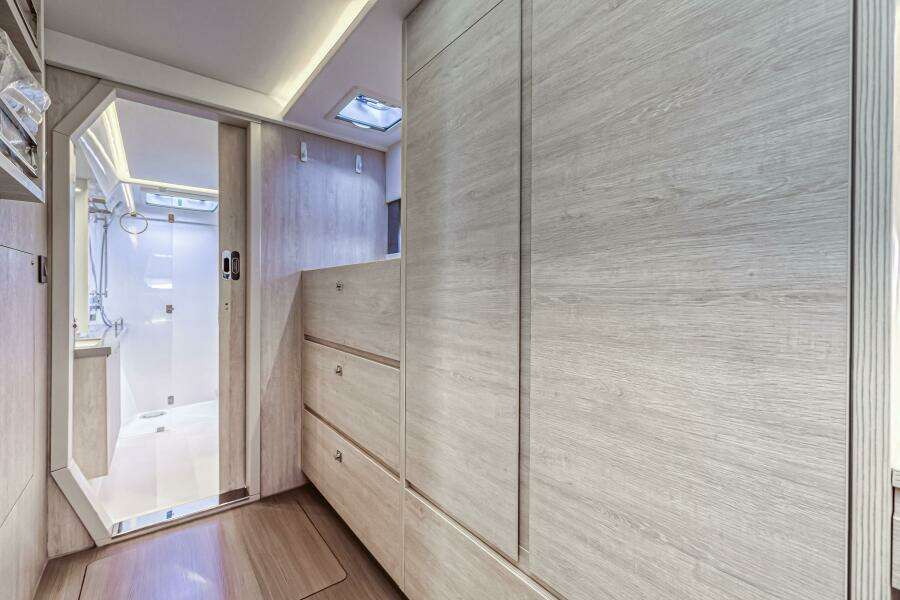 Uncaged 45ft Leopard Yacht For Sale