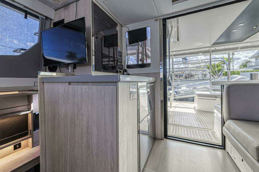 Uncaged 45ft Leopard Yacht For Sale