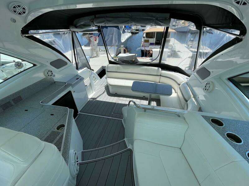 Formula 45 Yacht BenThere- Cockpit 