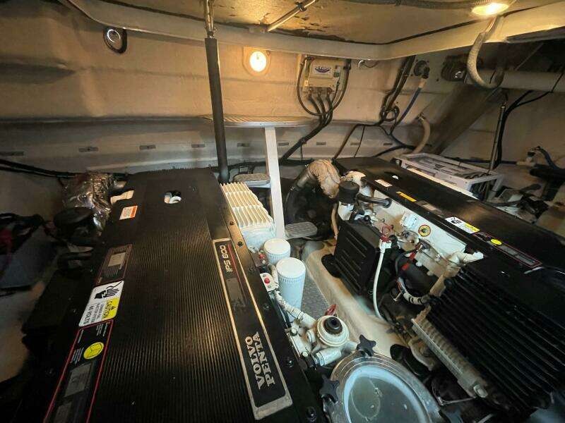 Formula 45 Yacht BenThere- Engine Room