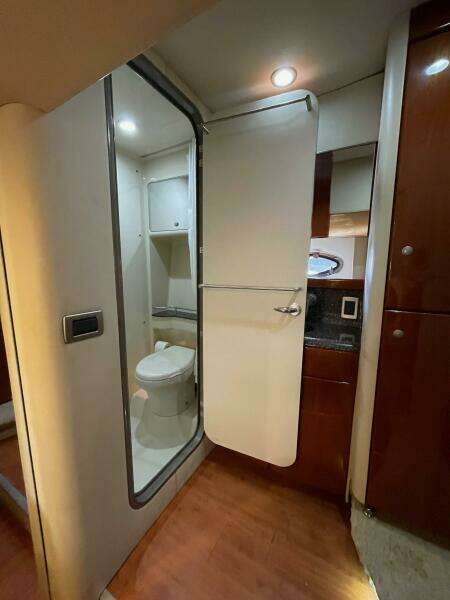Formula 45 Yacht BenThere- Aft Cabin Head