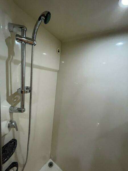 Formula 45 Yacht BenThere- Aft Cabin Head