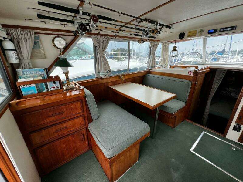 Leslie Ann 35ft Henriques Yacht For Sale